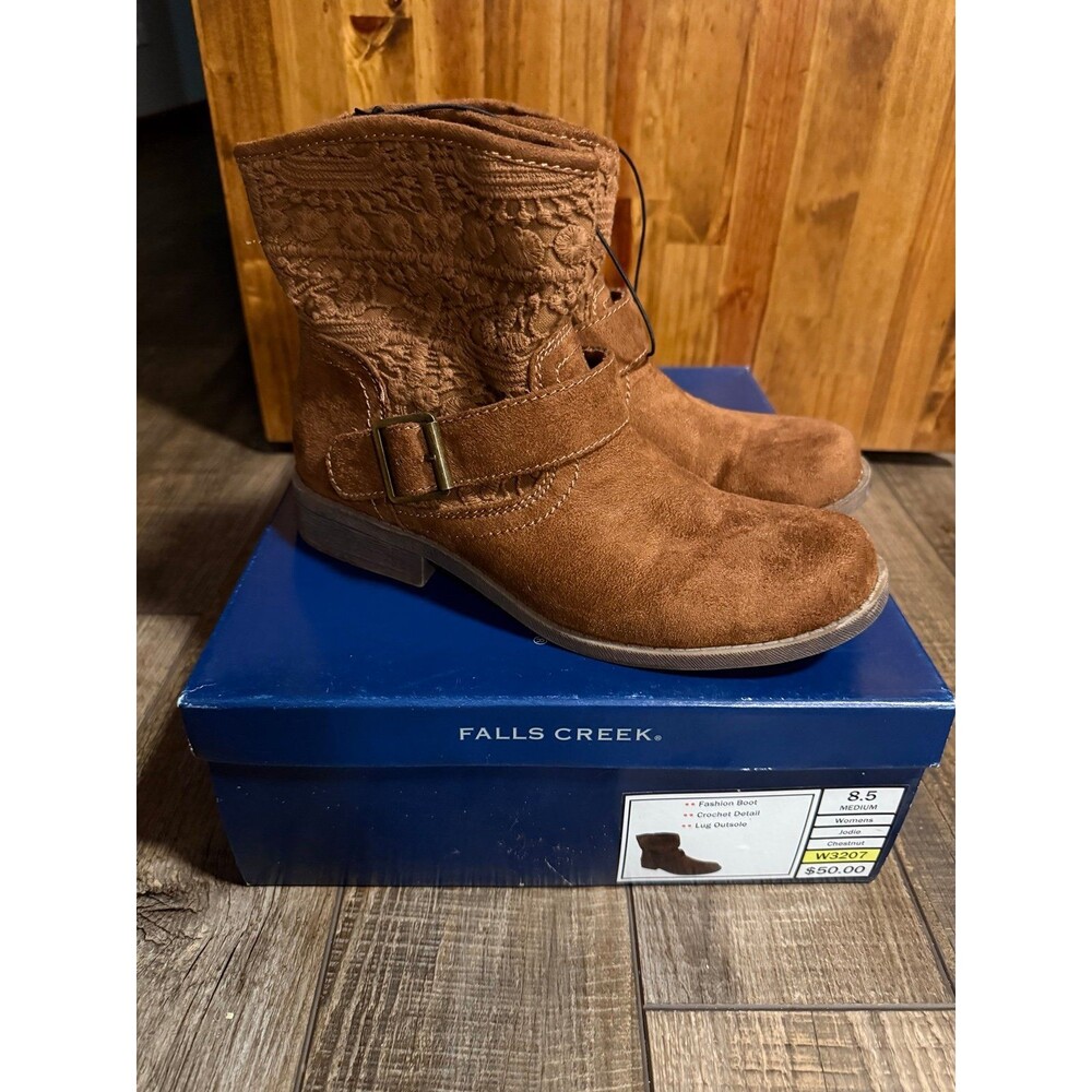 Falls Creek Jodie Crochet Boots Sz. 8.5 New Chestnut